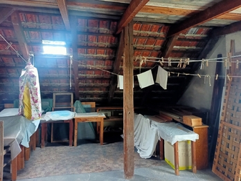 na tři pokoje a koupelnu se záchodem. - Prodej domu 94 m², Lužná