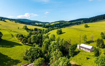 Okolí chalupy - Prodej domu 61 m², Horní Maršov