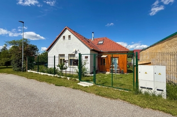 Pohled z ulice - Prodej domu 86 m², Studená