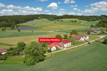 Pohled letecký čelní - Prodej domu 86 m², Studená