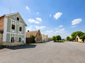 Prodej domu 512 m², Zálužice