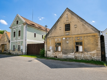 Prodej domu 512 m², Zálužice