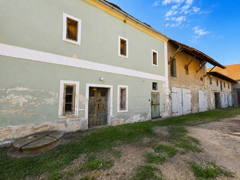Prodej domu 512 m², Zálužice