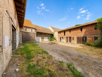 Prodej domu 512 m², Zálužice