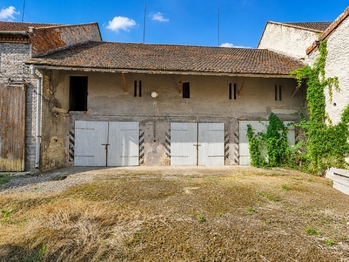 Prodej domu 512 m², Zálužice