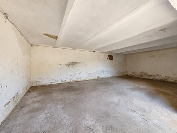Prodej domu 512 m², Zálužice