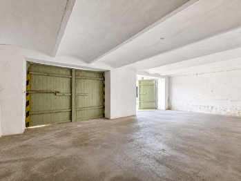 Prodej domu 512 m², Zálužice