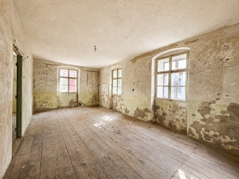 Prodej domu 512 m², Zálužice