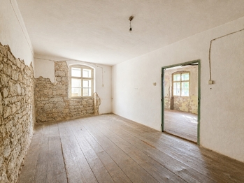Prodej domu 512 m², Zálužice