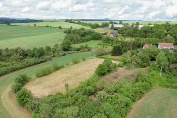 Prodej pozemku 4523 m², Hoštka