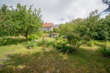 Prodej pozemku 4523 m², Hoštka