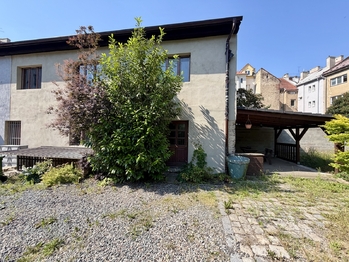 Prodej nájemního (činžovního) domu 156 m², Chomutov