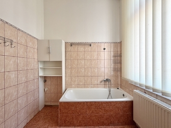 Prodej nájemního (činžovního) domu 156 m², Chomutov