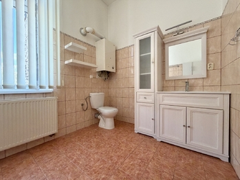 Prodej nájemního (činžovního) domu 156 m², Chomutov