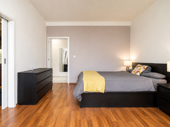Ložnice - Pronájem bytu 1+1 v osobním vlastnictví 43 m², Praha 6 - Břevnov
