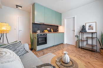 Obývací pokoj + KK. - Prodej bytu 2+kk v osobním vlastnictví 31 m², Praha 4 - Hodkovičky