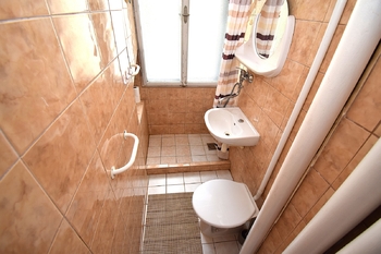 Koupelna s WC - Prodej domu 130 m², Písek
