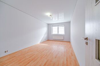 Pronájem bytu 2+1 v družstevním vlastnictví 67 m², Aš