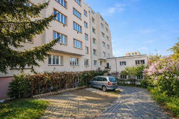 Pronájem garáže 17 m², Praha 6 - Břevnov