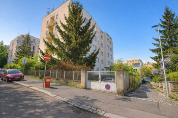 Pronájem garáže 17 m², Praha 6 - Břevnov