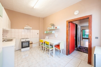 Kuchyň v patře - Prodej domu 107 m², Koryčany