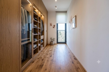 Vizualizace možného uspořádání šatny v patře domu... - Prodej domu 230 m², Vysoký Újezd