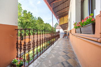 Byt 1+1 Praha 5 na prodej | ideální investice i bydlení | metro a centrum v minutách - Prodej bytu 1+1 v osobním vlastnictví 38 m², Praha 5 - Hlubočepy