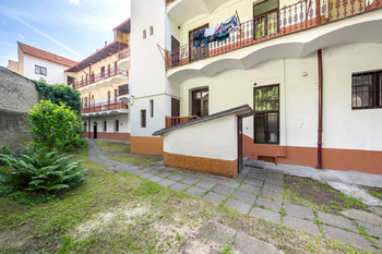Byt 1+1 Praha 5 na prodej | ideální investice i bydlení | metro a centrum v minutách - Prodej bytu 1+1 v osobním vlastnictví 38 m², Praha 5 - Hlubočepy