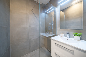 Byt 1+1 Praha 5 na prodej | ideální investice i bydlení | metro a centrum v minutách - Prodej bytu 1+1 v osobním vlastnictví 38 m², Praha 5 - Hlubočepy