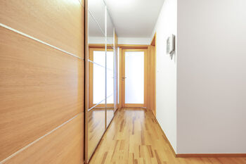 Pronájem bytu 1+kk v osobním vlastnictví 53 m², Praha 3 - Žižkov