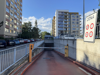 Pronájem garážového stání, Praha 6 - Vokovice