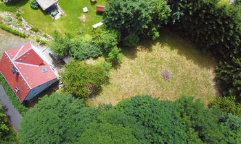 Pohled na dům z dronu - Prodej domu 100 m², Nejdek