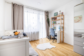 Dětský pokoj 1 - Prodej domu 123 m², Praha 4 - Kunratice