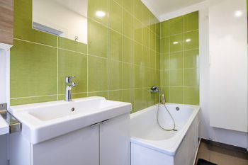 Koupelna v 1. patře - Prodej domu 123 m², Praha 4 - Kunratice