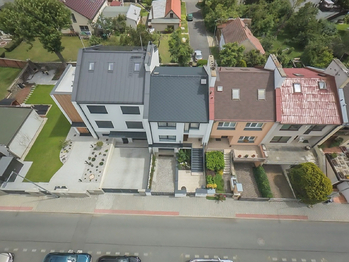 Prostřední dům - Prodej domu 123 m², Praha 4 - Kunratice