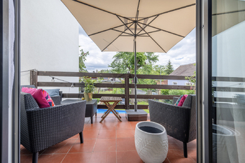 Terasa s jihovýchodní orientací - Prodej domu 123 m², Praha 4 - Kunratice