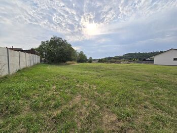 Prodej pozemku 1605 m², Staňkovice