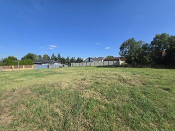 Prodej pozemku 1605 m², Staňkovice