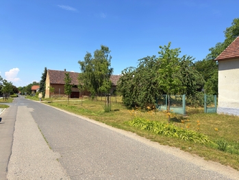 Prodej pozemku 950 m², Ledčice