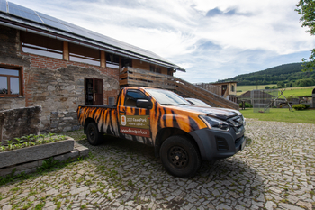 jeden z vozů ZOO - Prodej zemědělského objektu 871 m², Lipová-lázně