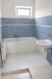 Koupelna - Pronájem bytu 3+1 v osobním vlastnictví 80 m², Postoloprty