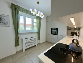 Pronájem bytu 3+1 v osobním vlastnictví 80 m², Praha 10 - Vršovice