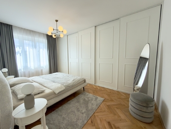 Pronájem bytu 3+1 v osobním vlastnictví 80 m², Praha 10 - Vršovice