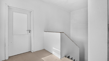 chodba k horním pokojům - Prodej domu 170 m², Vrbičany