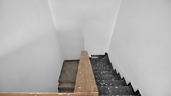 schody - Prodej domu 170 m², Vrbičany