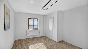 kuchyň 2. jednotky - Prodej domu 170 m², Vrbičany