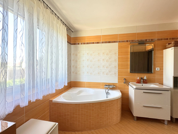 Pronájem domu 152 m², Peruc