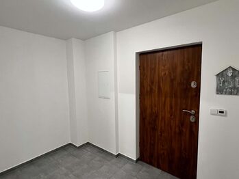 Prodej bytu 1+kk v osobním vlastnictví 54 m², Lavičky