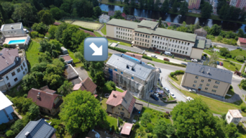 pohled na dům a okolí - Pronájem bytu 3+1 v osobním vlastnictví 64 m², Železný Brod
