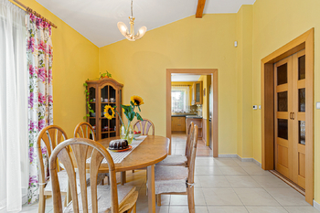 jíd.kout +kuchyň - Prodej domu 186 m², Uhlířské Janovice